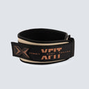 Vista lateral del cinturón personalizado segunda generación color beige, cerrado.