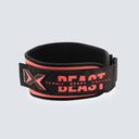 Vista lateral del cinturón personalizado segunda generación color coral, cerrado.