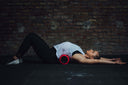 Una atleta Picsil hace ejercicios con un foam roller